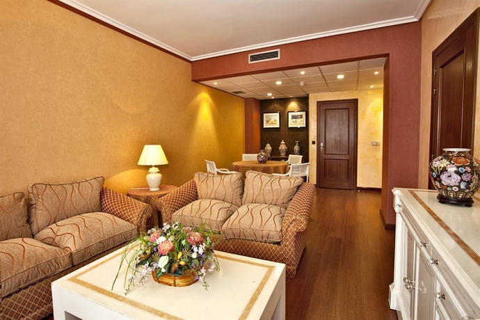 Imagen de los interiores del Hotel Hospedium Europa Centro. Foto 8