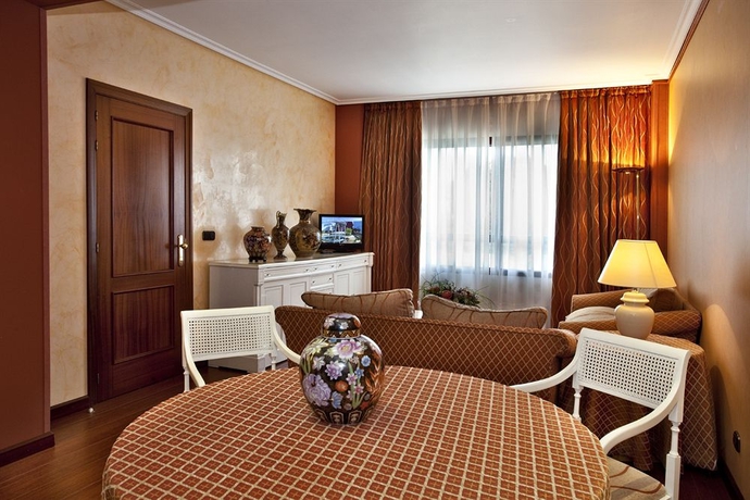 Imagen de los interiores del Hotel Hospedium Europa Centro. Foto 9