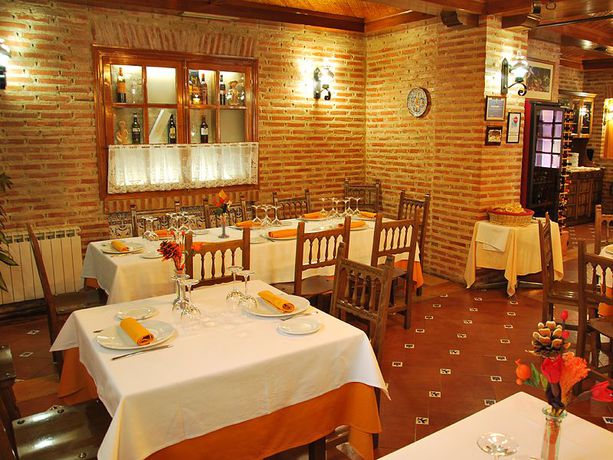 Imagen del bar/restaurante del Hotel Hospedium Juan Ii. Foto 3