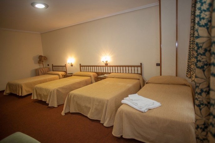 Imagen de la habitación del Hotel Hospedium La Marina. Foto 9