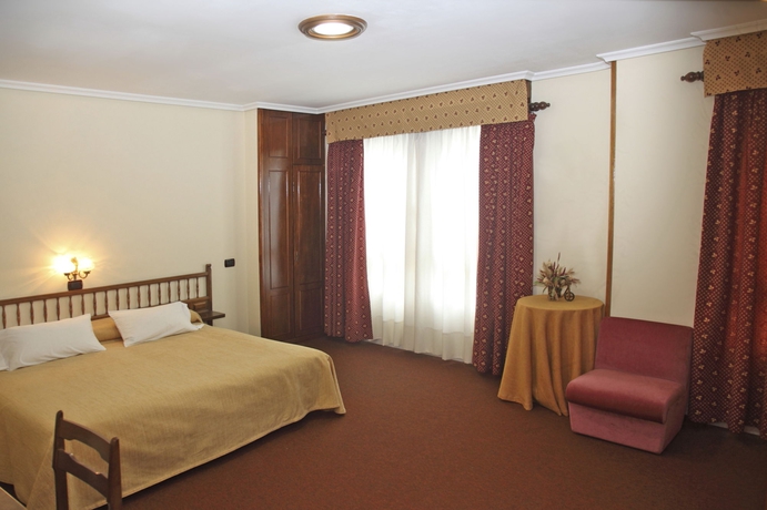 Imagen de la habitación del Hotel Hospedium La Marina. Foto 14