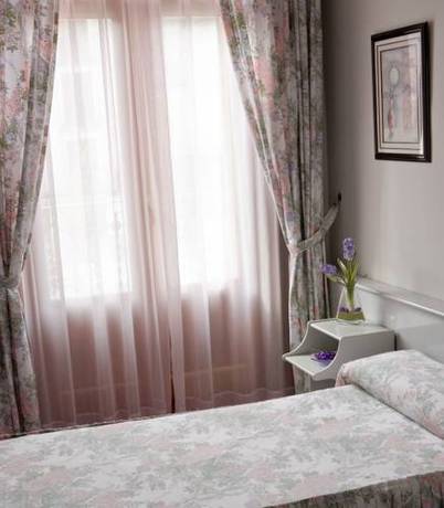 Imagen de la habitación del Hotel Hospedium Lleida. Foto 3