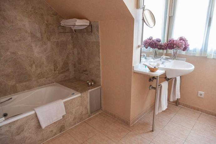 Imagen de la habitación del Hotel Hospedium Los Lanceros. Foto 7