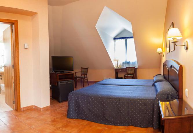 Imagen de la habitación del Hotel Hospedium Los Lanceros. Foto 11