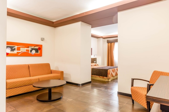 Imagen de la habitación del Hotel Hospedium Los Periquitos. Foto 7