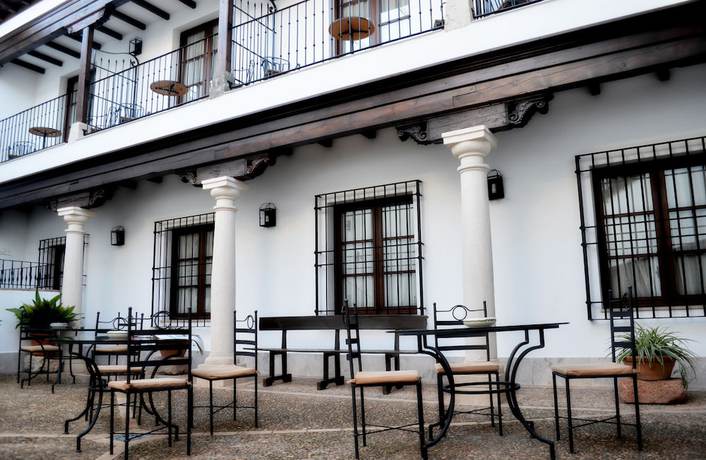 Imagen de los interiores del Hotel Hospedium Retiro Del Maestre. Foto 6