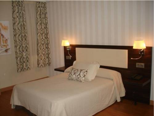 Imagen de la habitación del Hotel Hospedium Triana. Foto 12