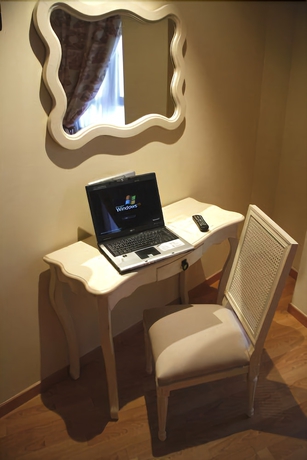 Imagen de la habitación del Hotel Hospedium Vittoria Colonna. Foto 12