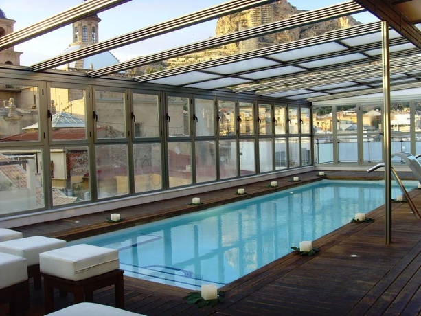 Imagen de la piscina del Hotel Hospes Amérigo, Alicante, a Member of Design Hotels™. Foto 11