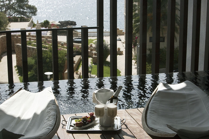 Imagen de la piscina del Hotel Hospes Maricel and Spa, Palma De Mallorca, A Member Of Design Hotels. Foto 16