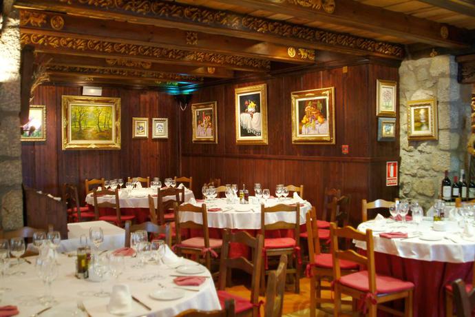 Imagen del bar/restaurante del Hotel Hospital De Benasque. Foto 2