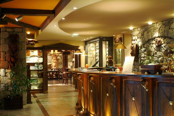 Imagen de los interiores del Hotel Hospital De Benasque. Foto 7