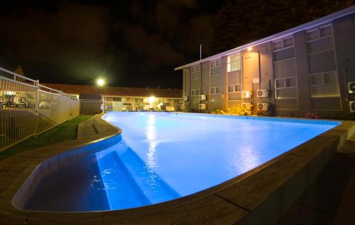 Imagen de la piscina del Hotel Hospitality Esperance SureStay Collection by Best Western. Foto 9