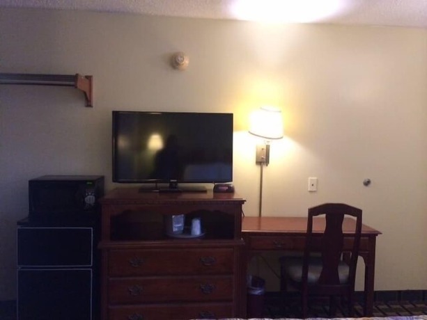 Imagen de la habitación del Hotel Hospitality Inn - Buffalo Airport. Foto 7