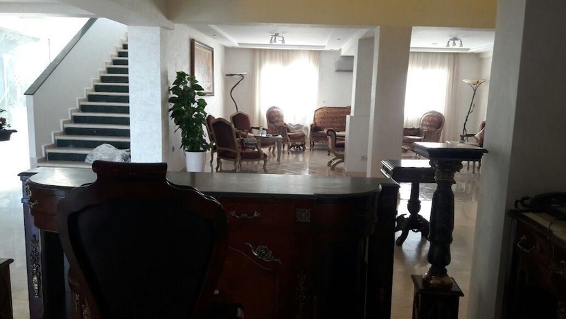 Imagen de los interiores del Hotel Hospitality Inn. Foto 18