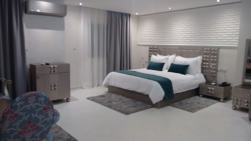 Imagen de la habitación del Hotel Hospitality Inn. Foto 17