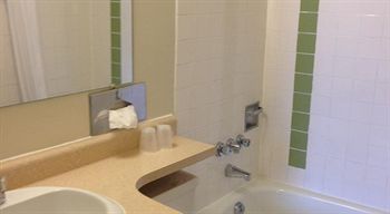 Imagen de la habitación del Hotel Hospitality Inn, Kamloops. Foto 5