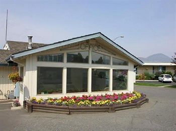 Imagen de los exteriores del Hotel Hospitality Inn, Kamloops. Foto 9