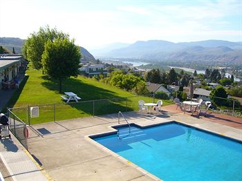 Imagen de la piscina del Hotel Hospitality Inn, Kamloops. Foto 16