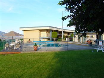Imagen de los exteriores del Hotel Hospitality Inn, Kamloops. Foto 10