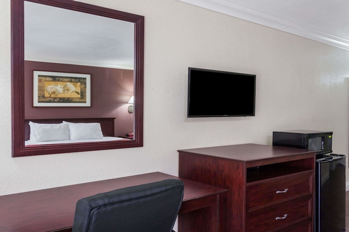 Imagen de la habitación del Hotel Hospitality Inn San Bernardino/ Redlands. Foto 7