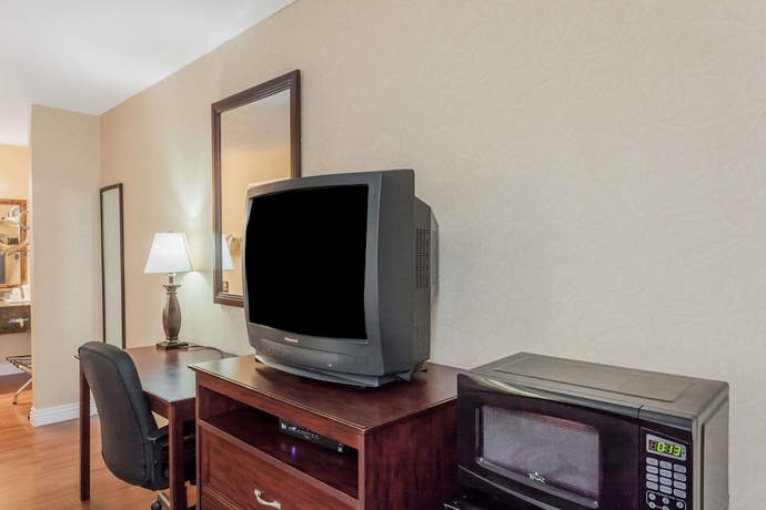 Imagen de la habitación del Hotel Hospitality Inn San Bernardino/ Redlands. Foto 11