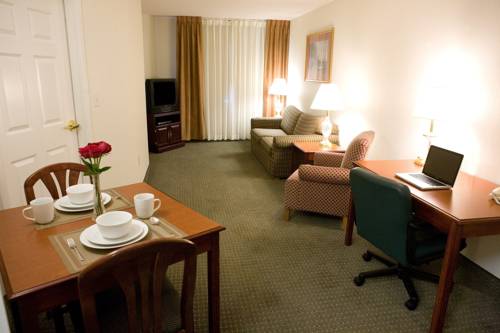 Imagen general del Hotel Host Inn All Suites. Foto 1