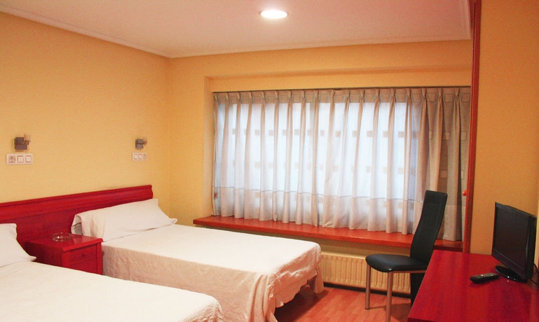 Imagen de la habitación del Hotel Hostal Álvarez. Foto 2