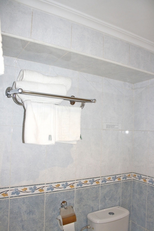 Imagen de la habitación del Hotel Hostal Álvarez. Foto 8