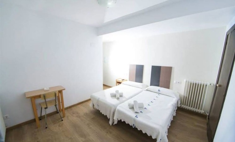 Imagen general del Hotel Hostal &Aacute;vila. Foto 2