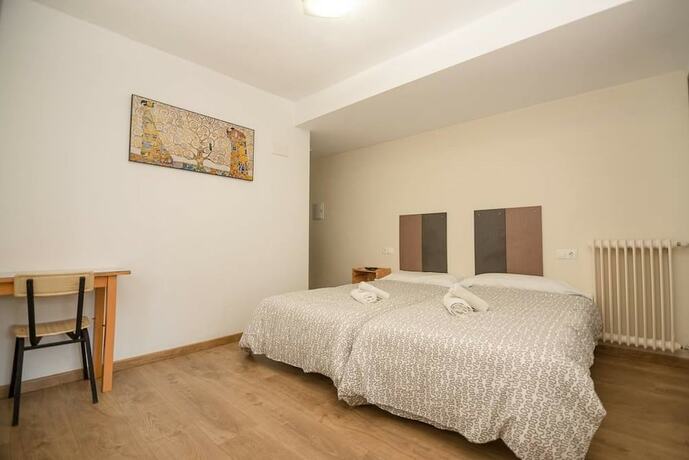 Imagen de la habitación del Hotel Hostal &Aacute;vila. Foto 12