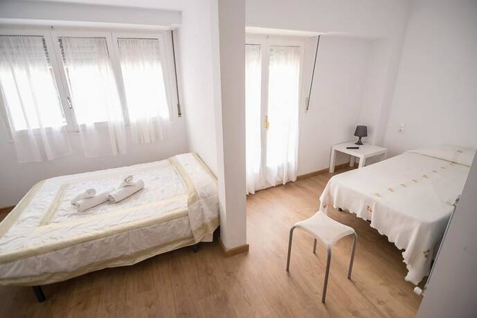 Imagen general del Hotel Hostal &Aacute;vila. Foto 5