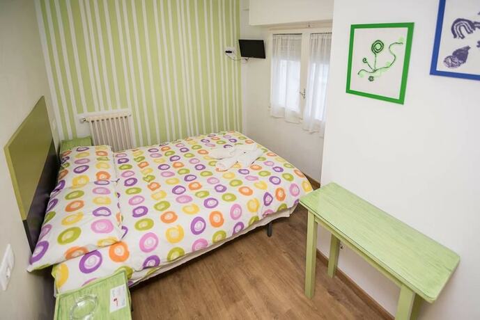 Imagen general del Hotel Hostal &Aacute;vila. Foto 6