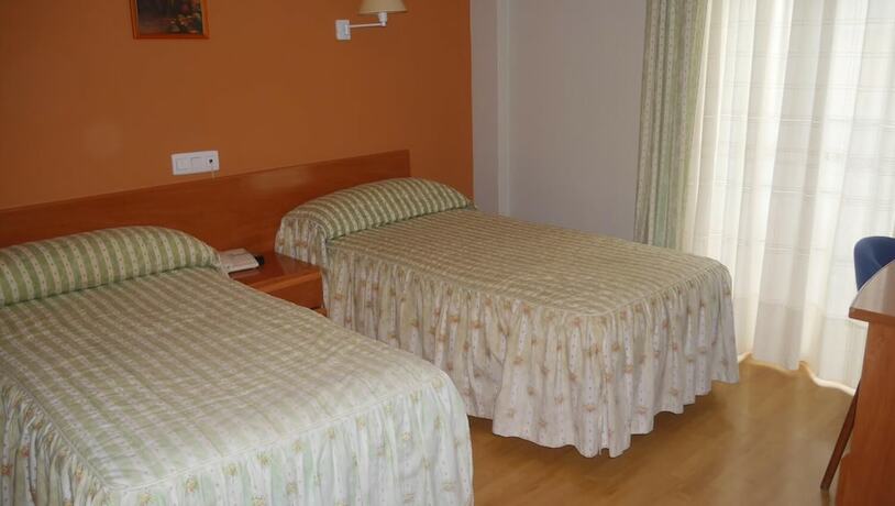 Imagen general del Hotel Hostal Adela. Foto 7