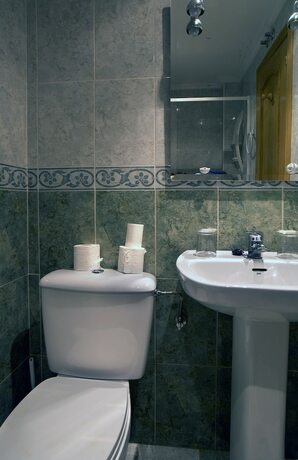 Imagen de la habitación del Hotel Hostal Adela. Foto 19