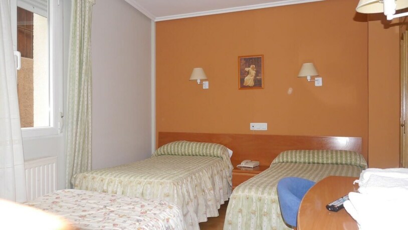 Imagen general del Hotel Hostal Adela. Foto 15