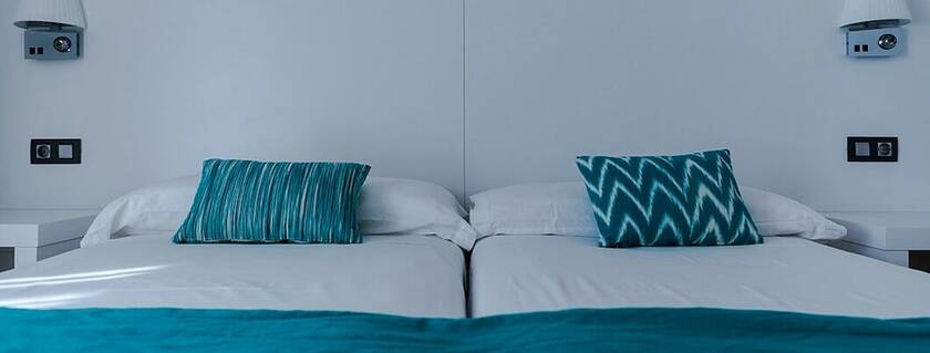 Imagen de la habitación del Hotel Hostal Aigua Clara. Foto 17