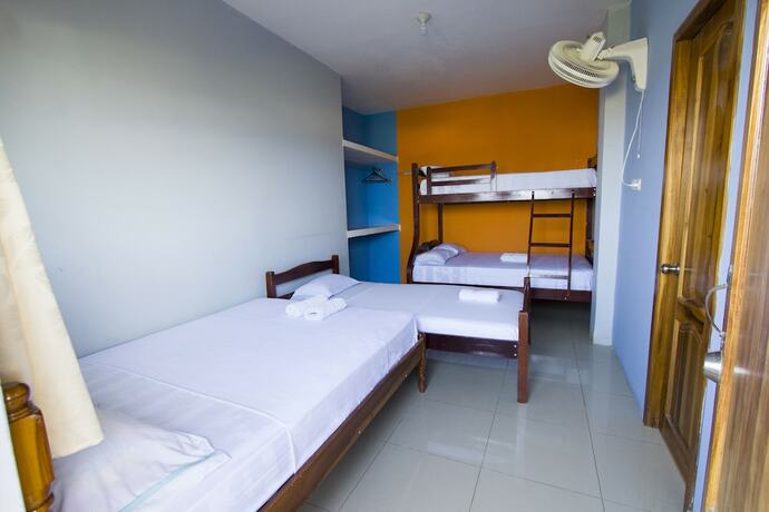 Imagen de la habitación del Hotel Hostal Alcazaba. Foto 13