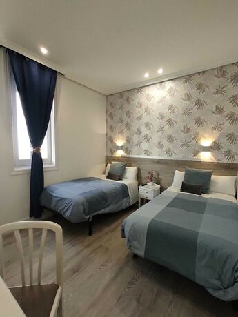 Imagen de la habitación del Hotel Hostal Alfaro. Foto 16