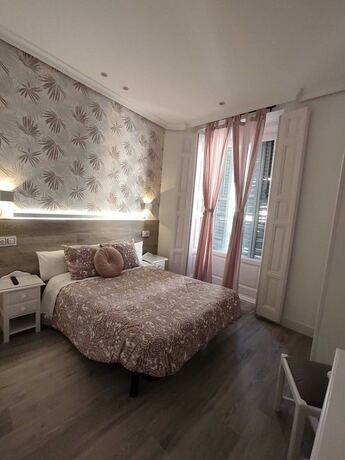 Imagen de la habitación del Hotel Hostal Alfaro. Foto 17