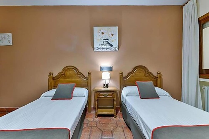 Imagen de la habitación del Hotel Hostal Alfonso XI. Foto 15