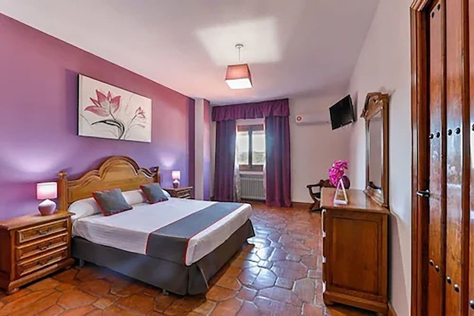 Imagen de la habitación del Hotel Hostal Alfonso XI. Foto 19