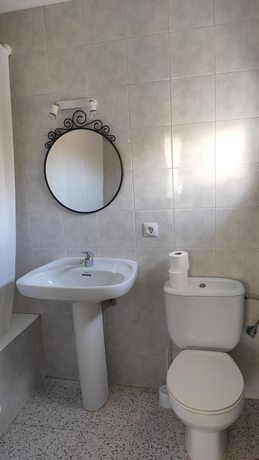 Imagen de la habitación del Hotel Hostal Alma. Foto 15