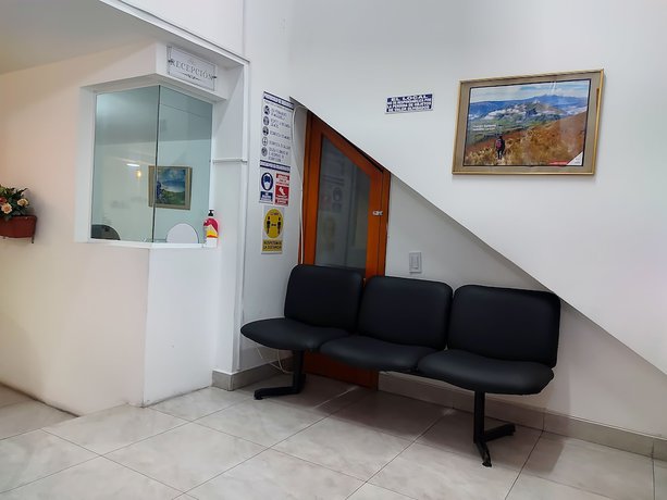 Imagen de los interiores del Hotel Hostal Altamira Suites. Foto 6