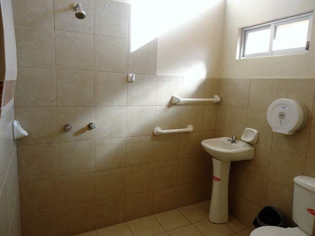 Imagen de la habitación del Hotel Hostal Aly 2. Foto 12