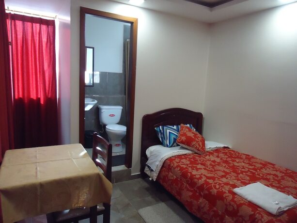 Imagen de la habitación del Hotel Hostal Aly 2. Foto 16