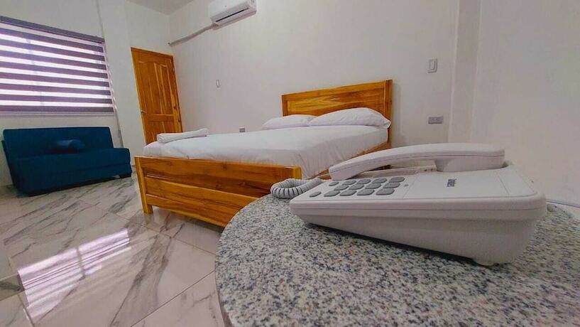 Imagen general del Hotel Hostal Amelia de la Rosa. Foto 11