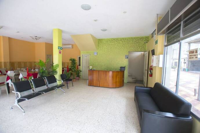 Imagen general del Hotel Hostal Andry. Foto 8