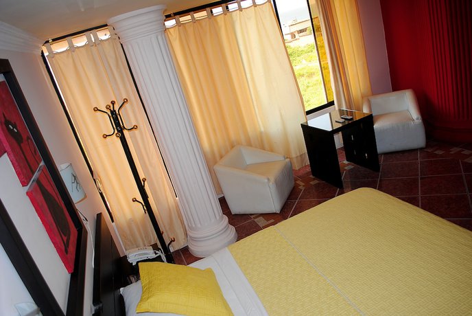 Imagen de la habitación del Hotel Hostal Antares. Foto 16