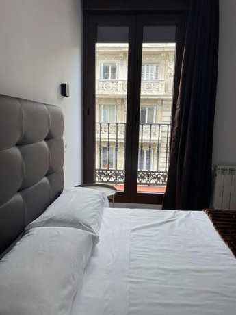 Imagen de la habitación del Hotel Hostal Arenal Madrid. Foto 6